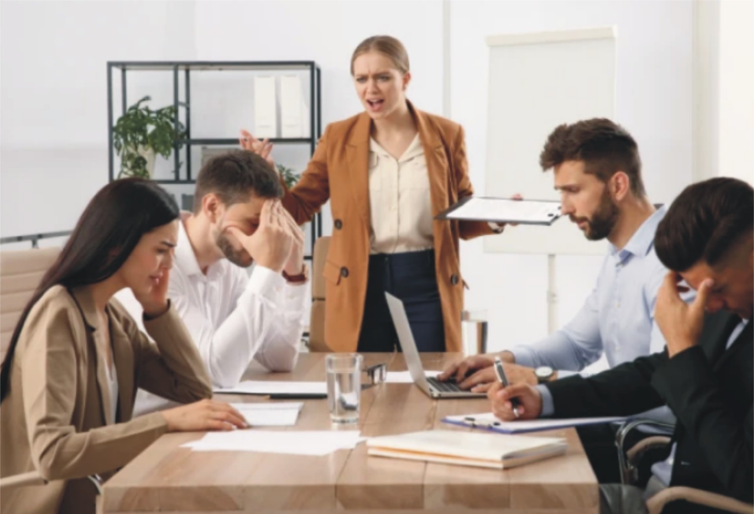 دفتری ماحول اور ملازم کی ذہنی و جسمانی صحت پر اسکے اثرات