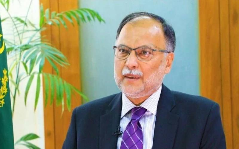 سندھ میں کوئی ایک ترقیاتی منصوبہ بتا دیں:احسن اقبال کا چیلنج