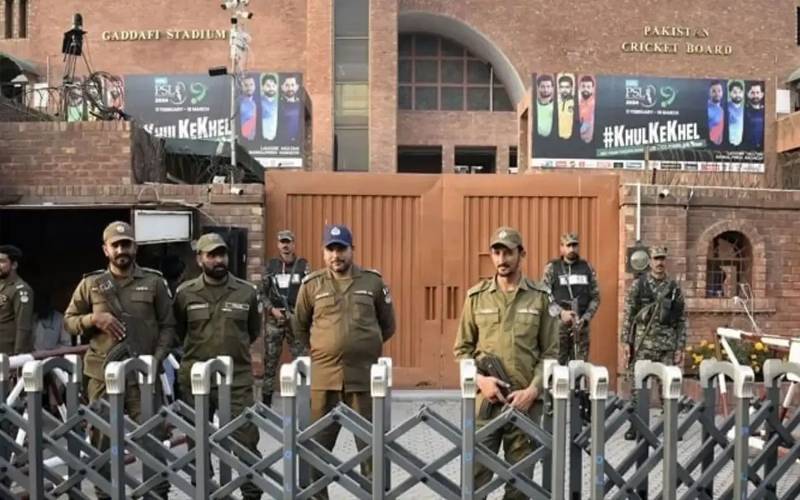 لاہور پولیس میں پہلی مرتبہ 100 سے زائد اہلکار برطرف
