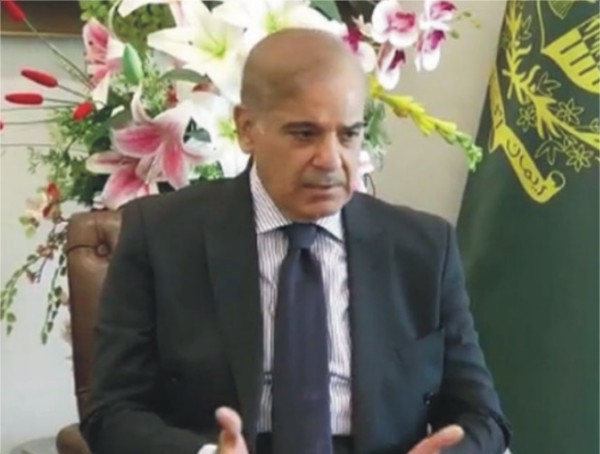 وزیراعظم نے شرح نمو میں پائیدار بہتری کیلیے صنعت کاروں سے تجاویز مانگ لیں