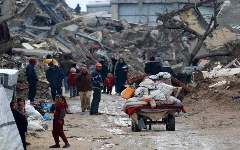 آسکر جیتنے والے فلسطینی ڈائریکٹر پر اسرائیلی آبادکاروں کا حملہ، بمباری سے مزید 61 فلسطینی شہید