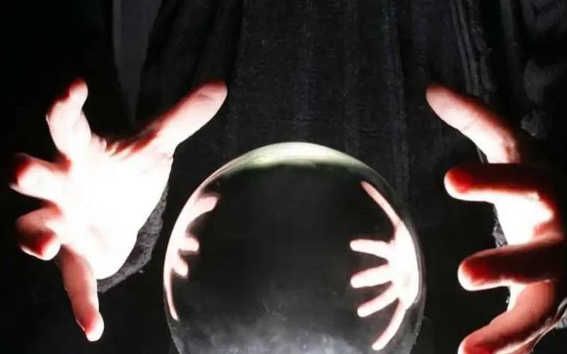 اپنی موت کی پیشگوئی کرنے والے نجومی کو محبوبہ نے زہر دے دیا