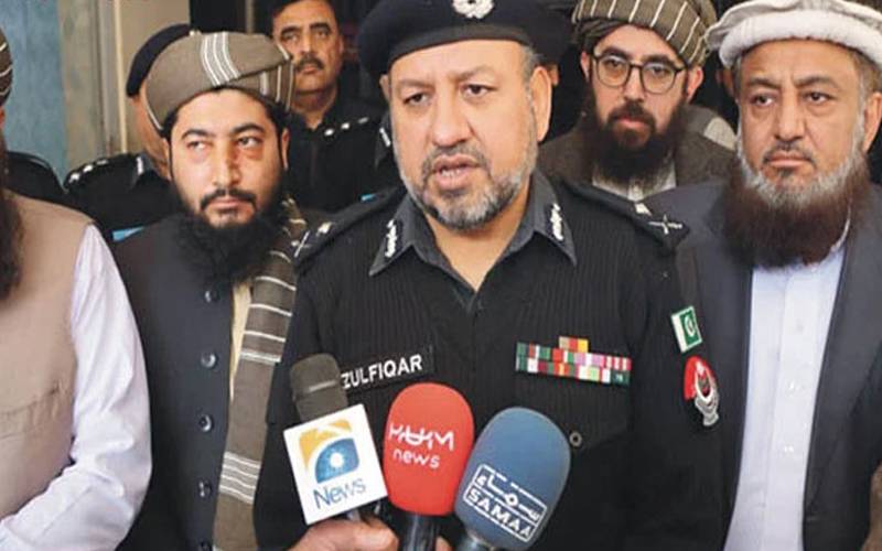 دارالعلوم حقانیہ اور بنوں کینٹ حملے میں ملوث نیٹ ورک کا سراغ لگا لیا: آئی جی خیبرپختونخوا