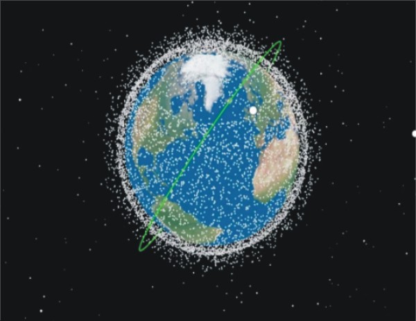 زمین کے گرد گھومتا روس کا بے قابو سیٹلائیٹ