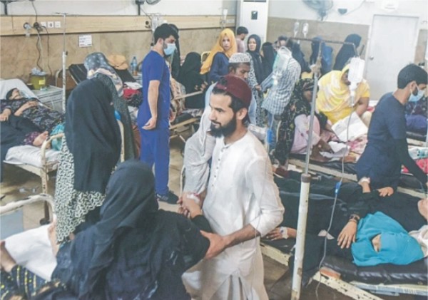 کراچی میں شدید گرمی کیوجہ سے شہری فوڈ پوائزننگ کا شکار ہونے لگے