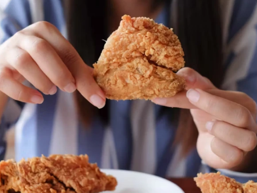 کیا چکن کھانے سے بھی کینسر کا خطرہ بڑھ جاتا ہے؟