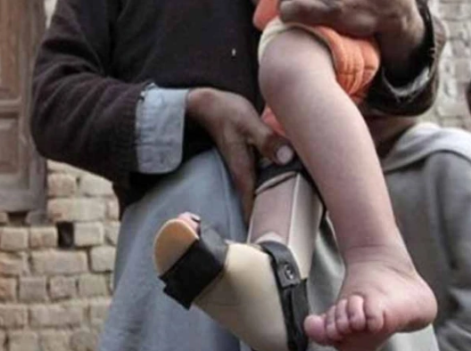 پاکستان کے 50 اضلاع پولیو سے متاثر؛ خداکا واسطہ ہے بچوں کو ویکسین پلائیں، وفاقی وزیر صحت