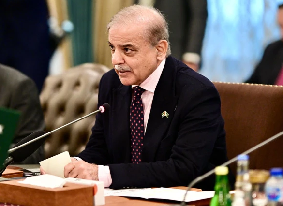 وزیراعظم کا برآمدات، سرمایہ کاری کے فروغ کیلیے درآمدی محصولات میں نمایاں کمی کا فیصلہ