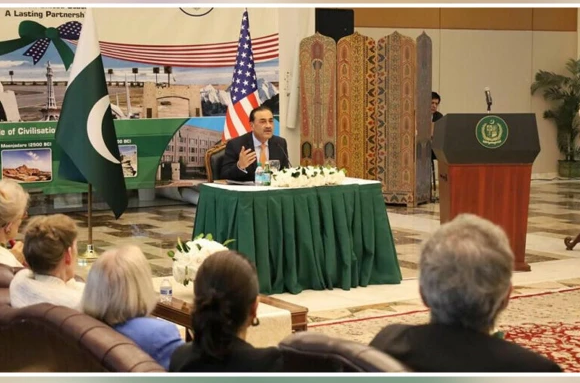 فیلڈ مارشل عاصم منیر کا عالمی تھنک ٹینکس اور میڈیا سے مکالمہ؛ پاکستانی مؤقف بھرپور انداز میں پیش