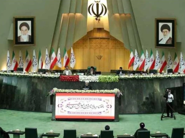 ایرانی پارلیمنٹ نے آئی اے ای اے کے ساتھ تعاون معطل کرنے کا بل منظور کرلیا
