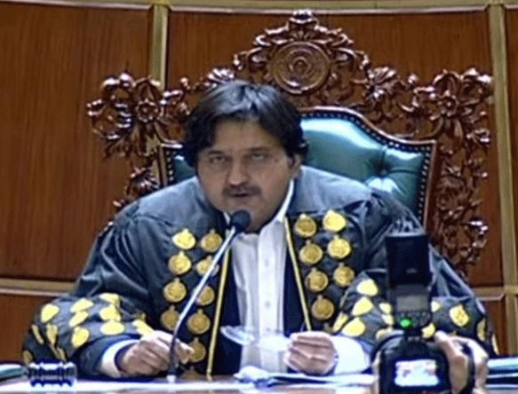 26ارکان کیخلاف ریفرنس؛ اسپیکر پنجاب اسمبلی، اپوزیشن میں مذاکرات جاری رکھنے پر اتفاق