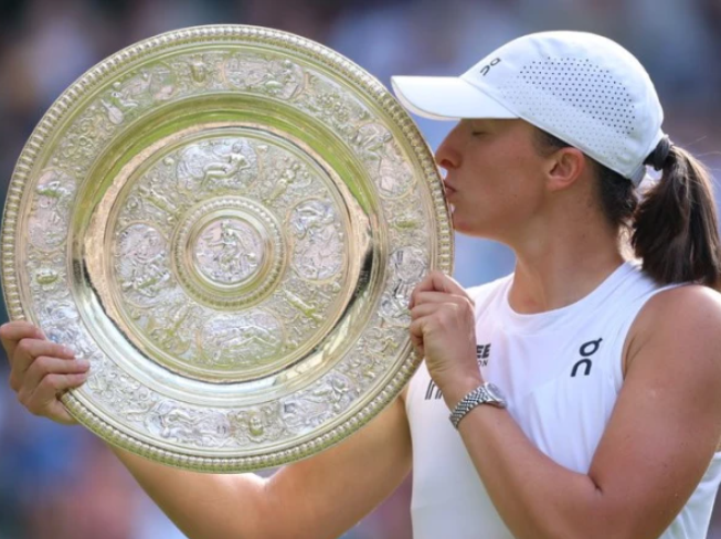 پولینڈ کی ٹینس اسٹار ایگا سوائیٹک نے پہلی بار ومبلڈن کا ٹائٹل جیت لیا