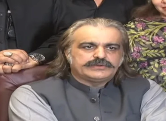 پشاور : سینیٹ کورنگ امیدواروں اور گنڈاپور کے مذاکرات ناکام، کارکنوں کی وزیراعلیٰ ہاؤس گھیراؤ کی دھمکی