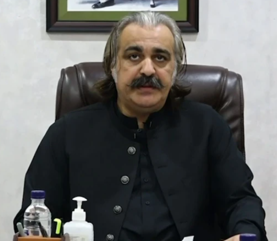گنڈاپور نے مخصوص نشستوں پر منتخب ارکان کی گورنر ہاؤس میں حلف برداری کو چیلنج کردیا