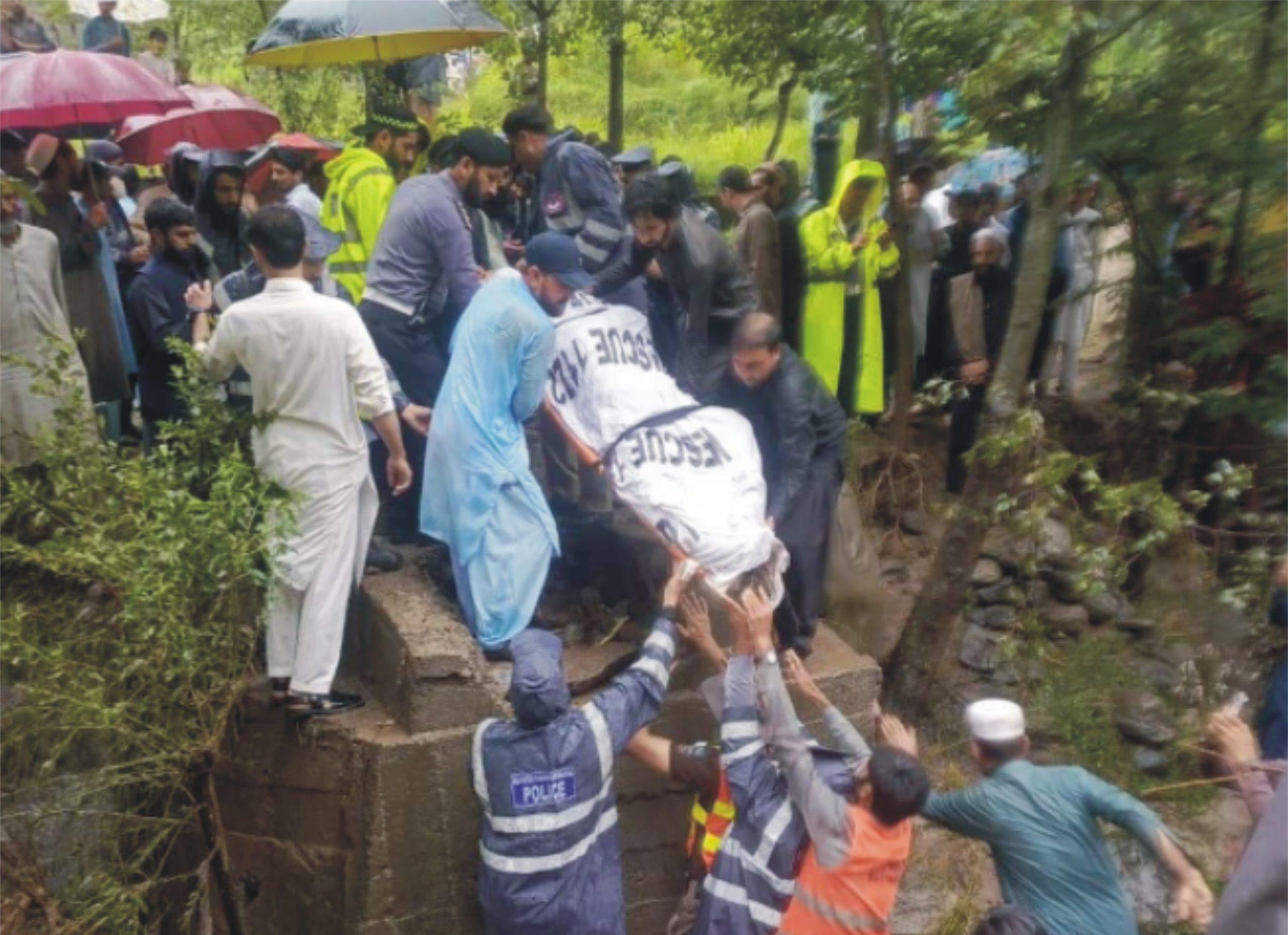 پختونخوا میں بارشوں اور سیلاب سے  نقصانات کی تفصیلات جاری، 307 افراد جاں بحق، ریسکیو آپریشن جاری