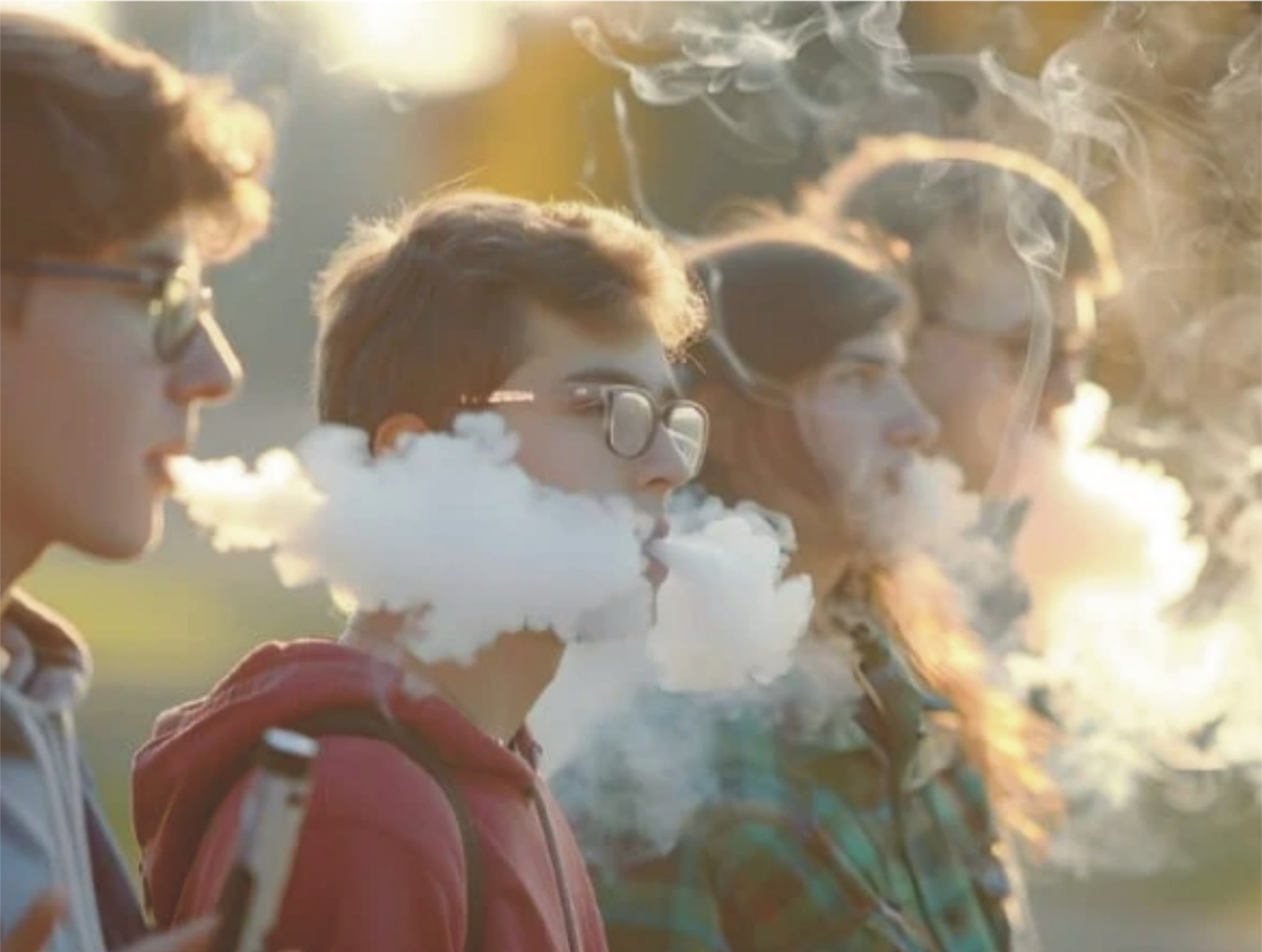 نوجوانوں میں ای سگریٹس کا بڑھتا استعمال، ڈبلیو ایچ او نے بھی وارننگ جاری کردی