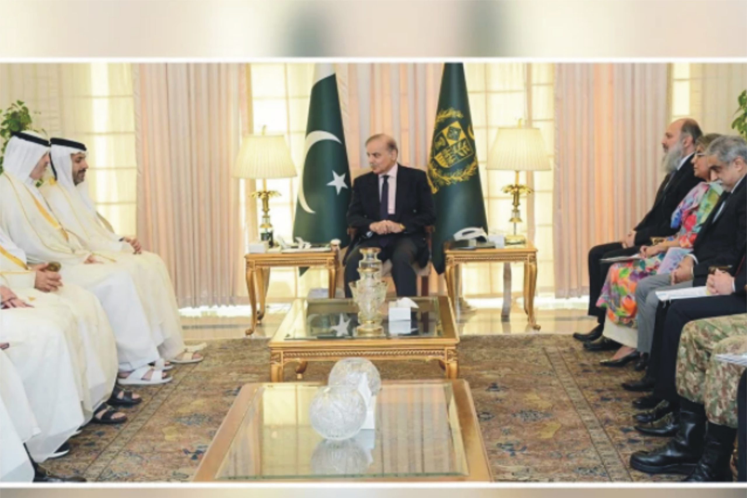 وزیراعظم سے قطری وزیرتجارت کی ملاقات؛ سرمایہ کاری اور تعاون بڑھانے پر اتفاق