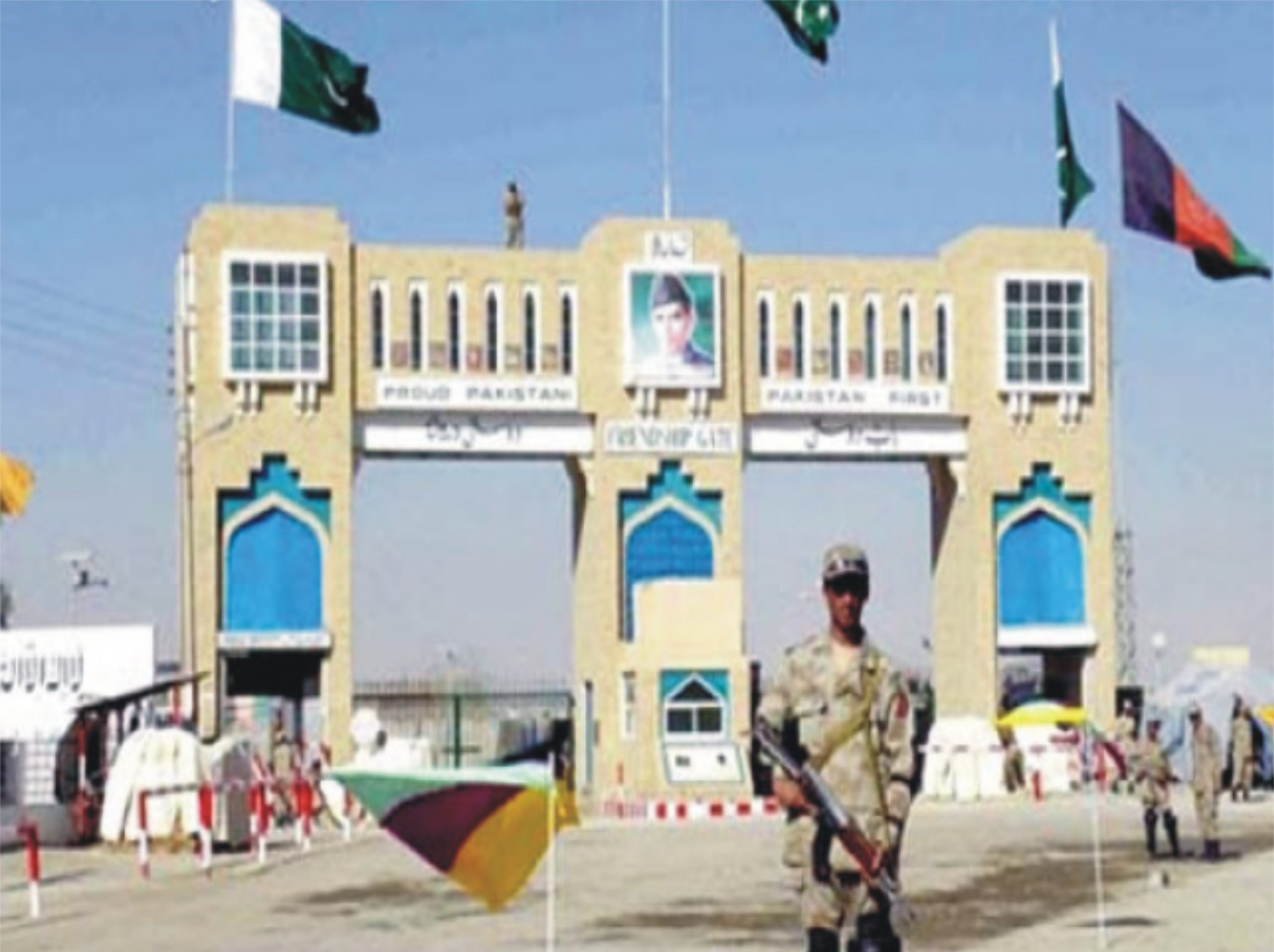 پاکستان اور افغانستان کے درمیان تجارت سمیت ہر طرح کی آمد و رفت معطل