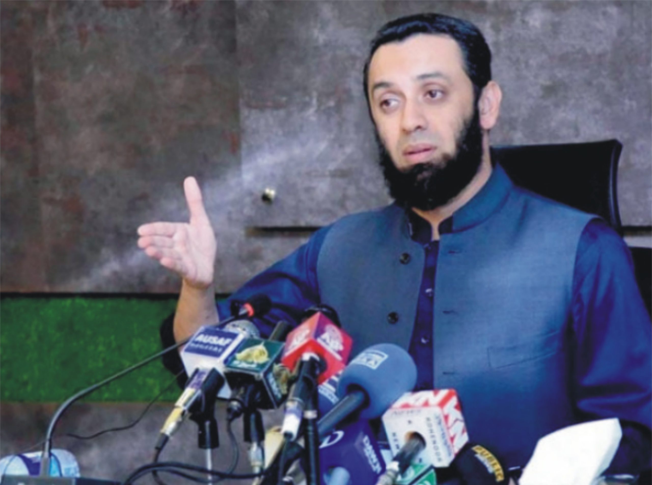بھارتی خفیہ ایجنسی نے پاکستانی مچھیرے کو اپنے لیے کام کرنے پر آمادہ کیا، عطا تارڑ