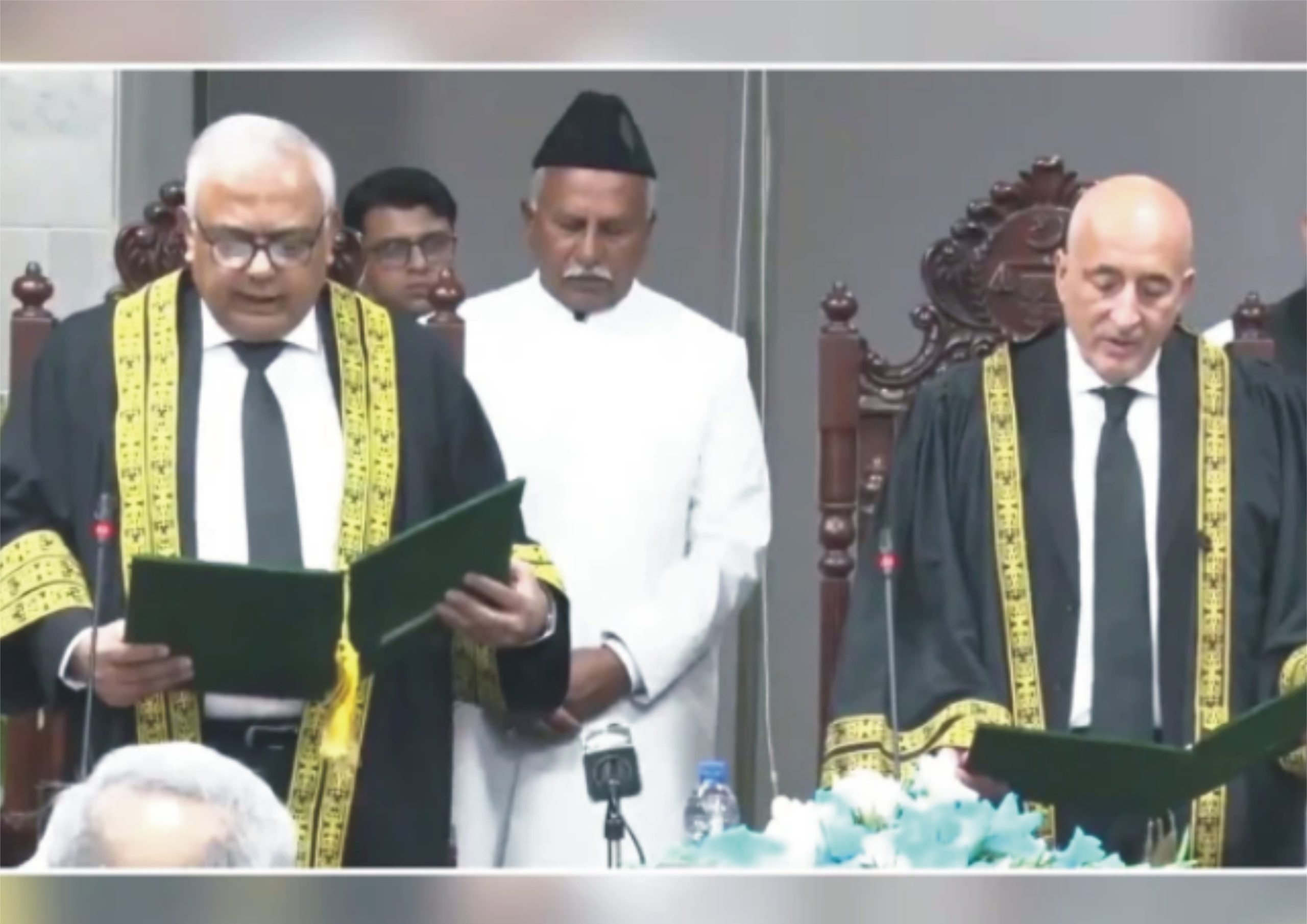 جسٹس کے کے آغا نے وفاقی آئینی عدالت کے جج کا حلف اٹھالیا 