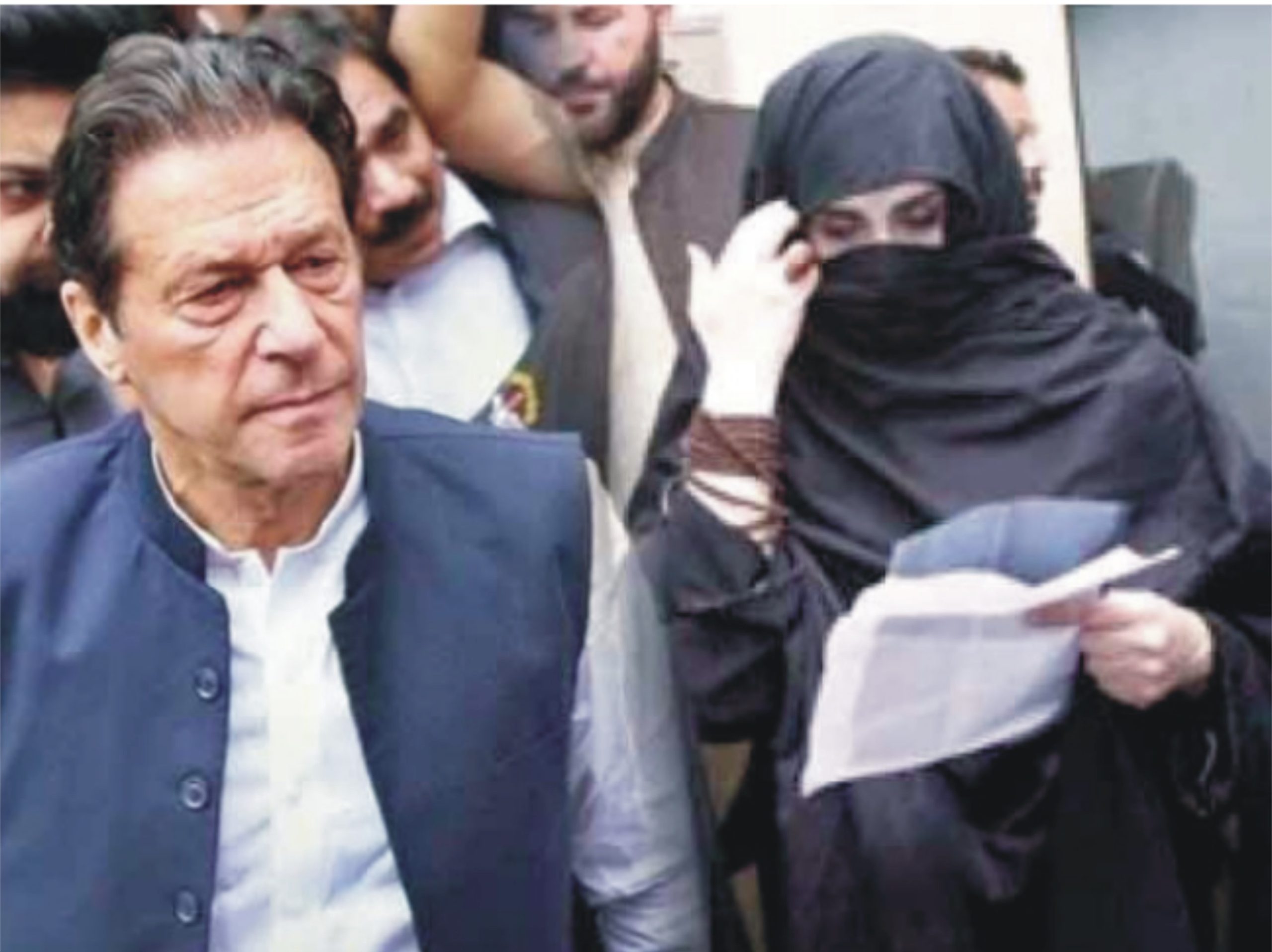 عمران خان کا دورِ حکومت؛ بشریٰ بی بی اہم سرکاری فیصلوں پر اثر انداز ہوتی رہیں، برطانوی جریدہ