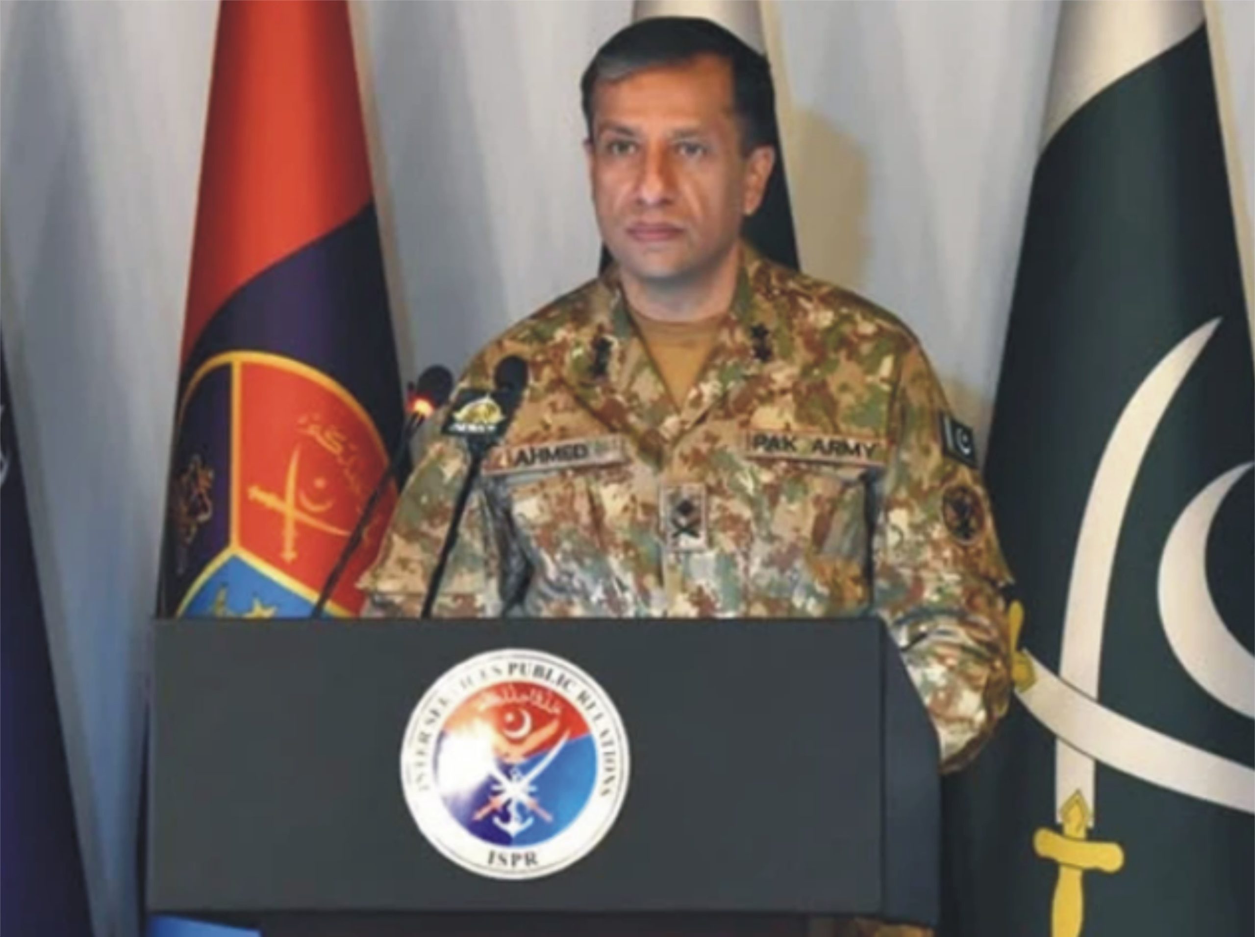 افغان حکومت نہ صرف پاکستان بلکہ پورے خطے اور دنیا کےلیے خطرہ بن چکی ہے، ڈی جی آئی ایس پی آر