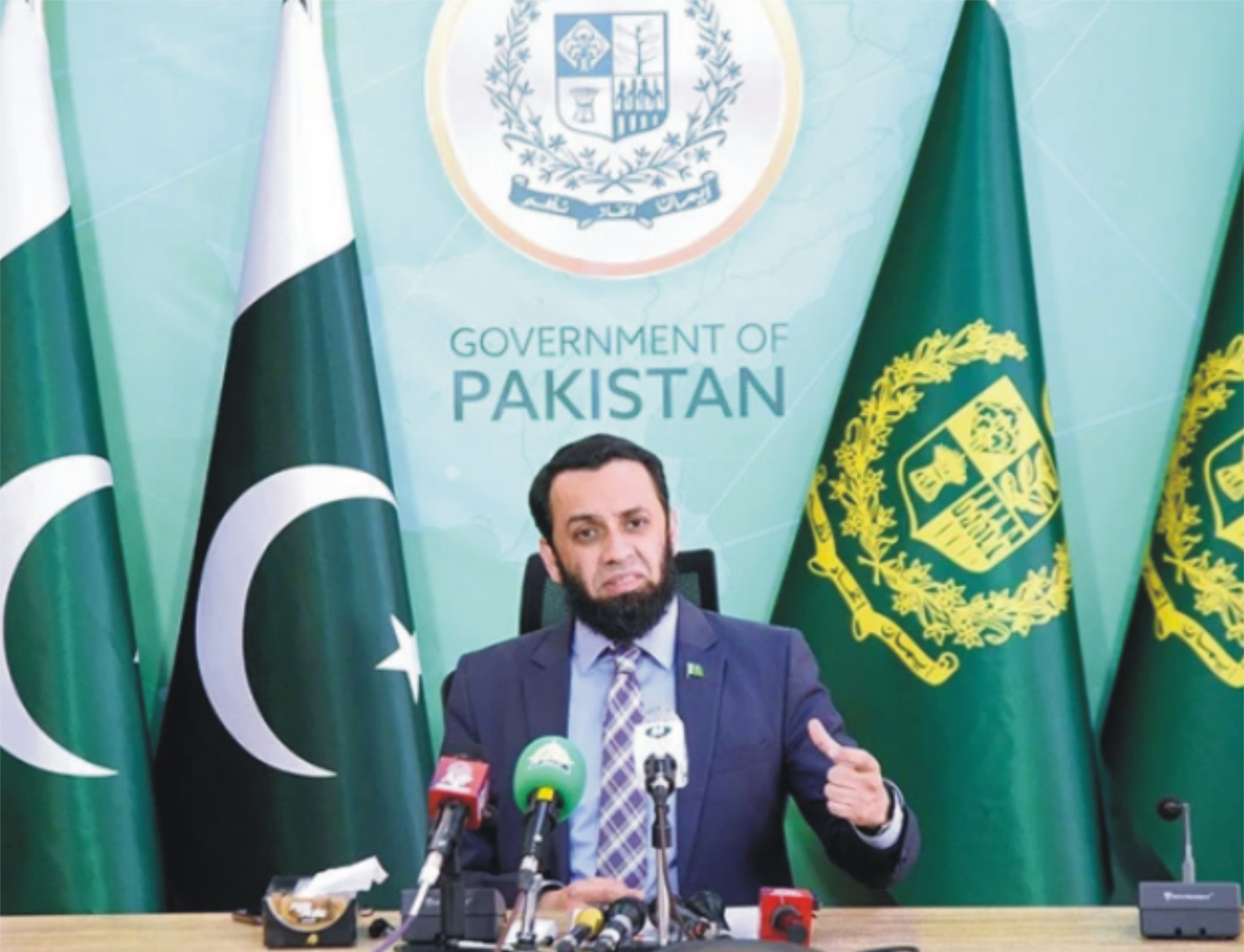 ریڈ لائن کراس کرنے والے پی ٹی آئی کے سیاسی مشیر فیض حمید کیخلاف فیصلہ حق کی فتح ہے، عطا تارڑ