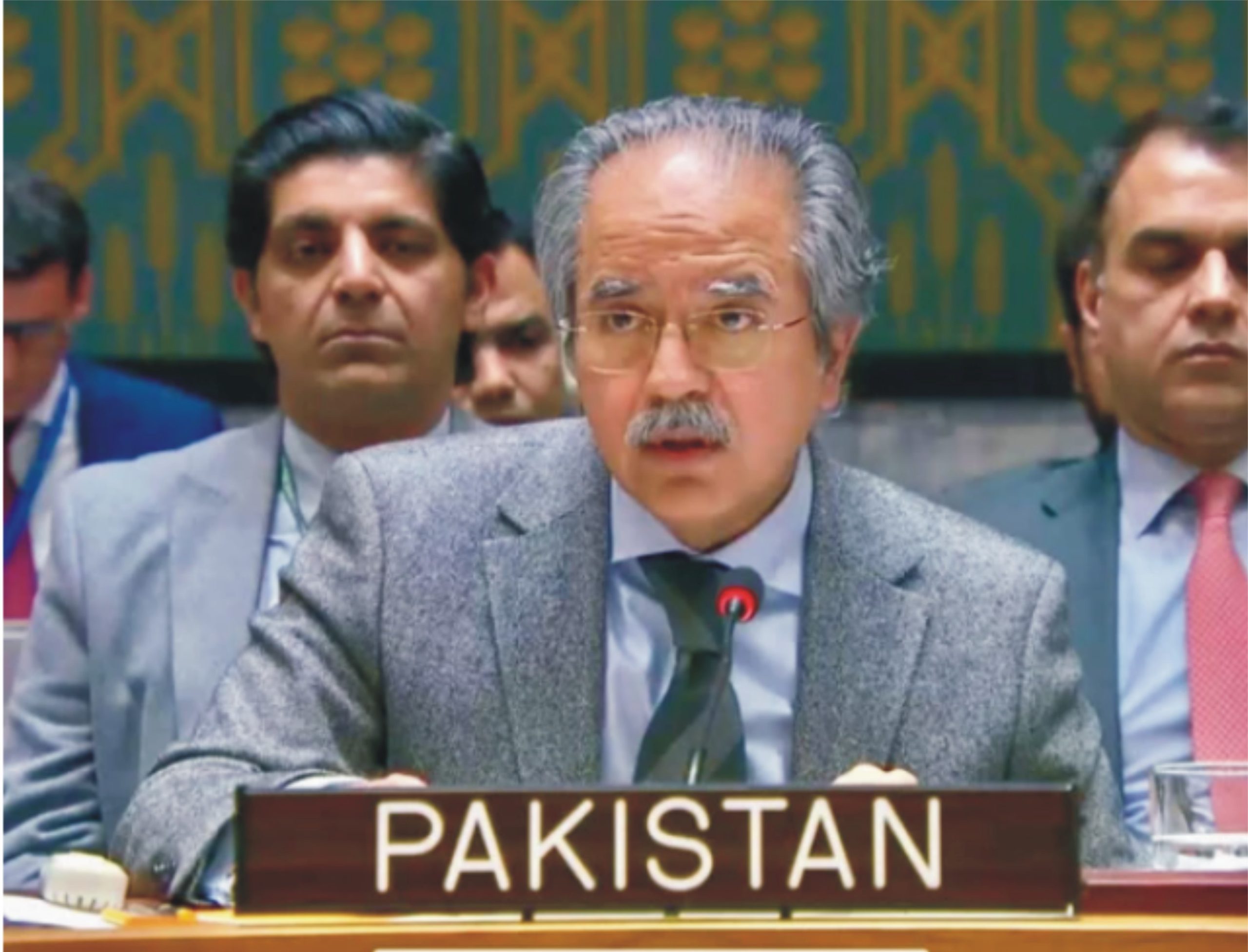 دہشت گرد افغان سرزمین پاکستان کی قومی سلامتی اور خودمختاری کے خلاف استعمال کر رہے ہیں، عاصم افتخار