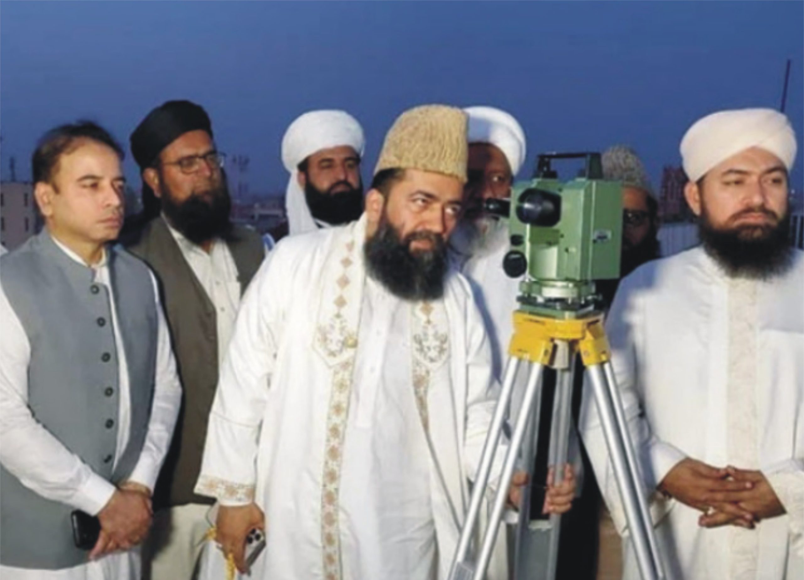 رمضان کا چاند آج پشاور میں دیکھا جائے گا، ملک بھر میں روزہ ایک ساتھ ہوگا، چیئرمین رویت ہلال کمیٹی