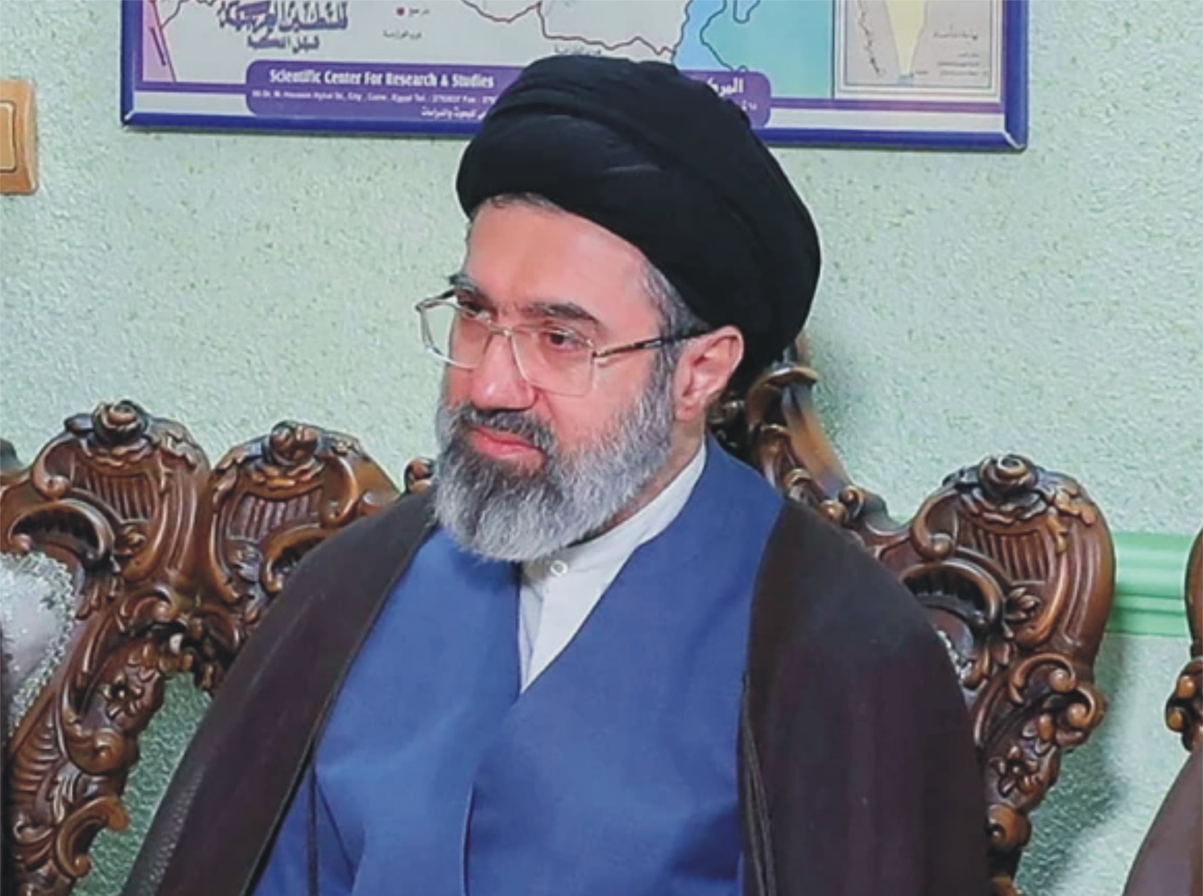 ایران کے نئے سپریم لیڈر مجتبیٰ خامنہ ای کون ہیں؟ زندگی پر ایک نظر