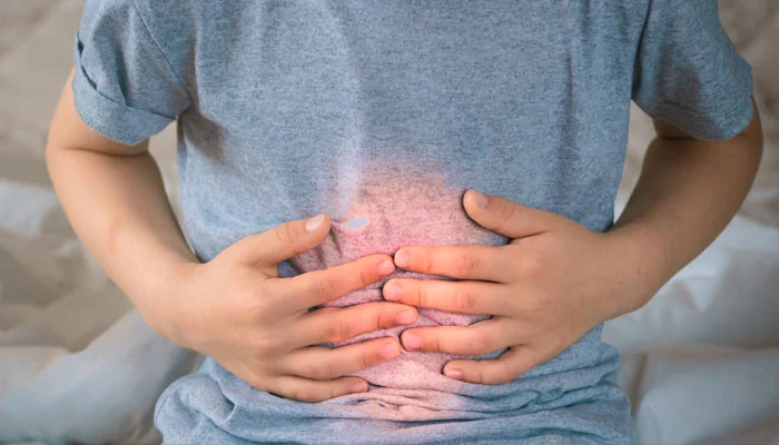 چلاس: اسکولز میں پیٹ کے کیڑوں کی دوا پینے سے 20 سے زائد بچوں کی حالت خراب