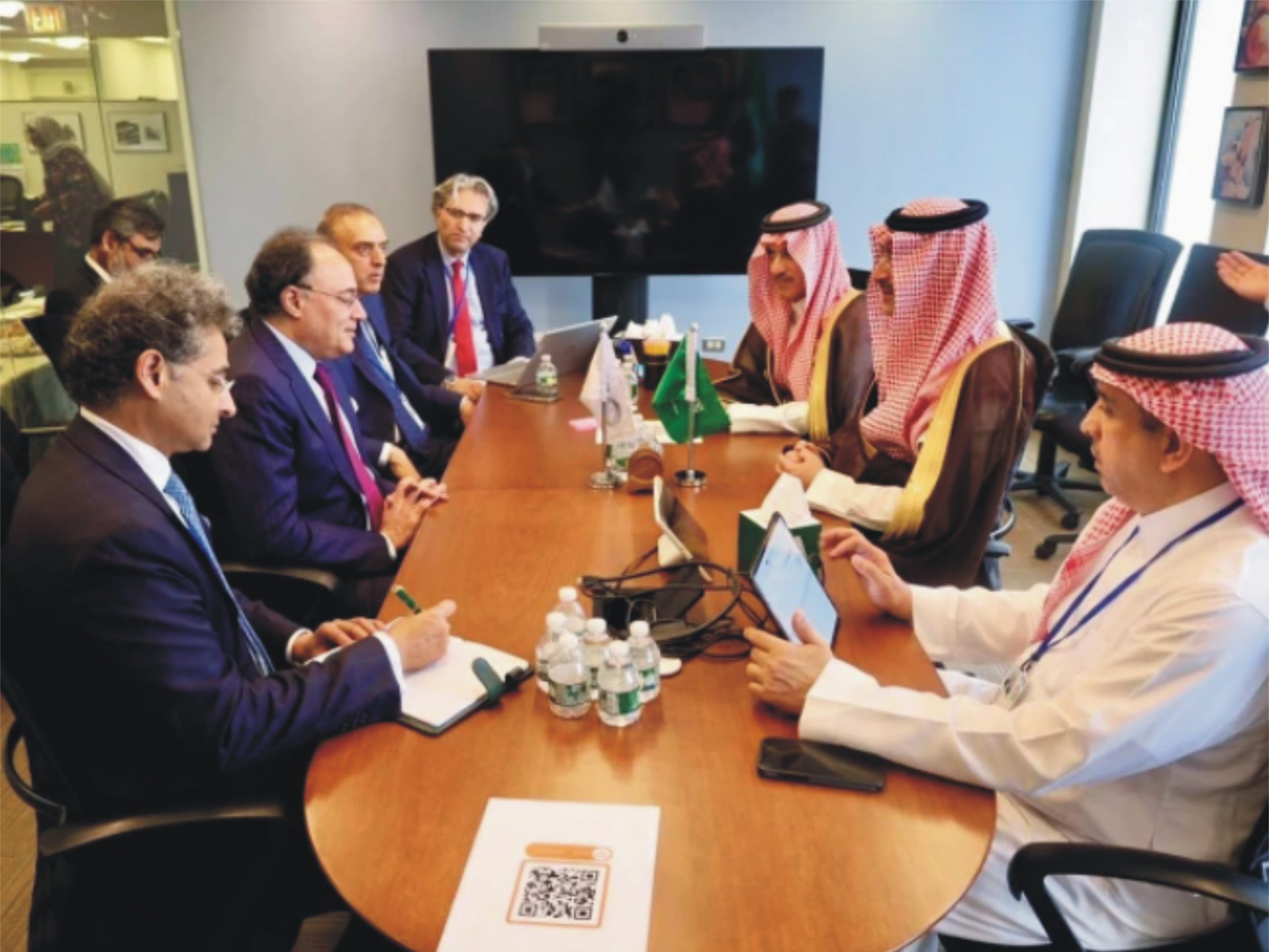 واشنگٹن، وزیر خزانہ کی سعودی فنڈ سربراہ سے اہم ملاقات، پاک سعودی شراکت داری پر اہم پیش رفت