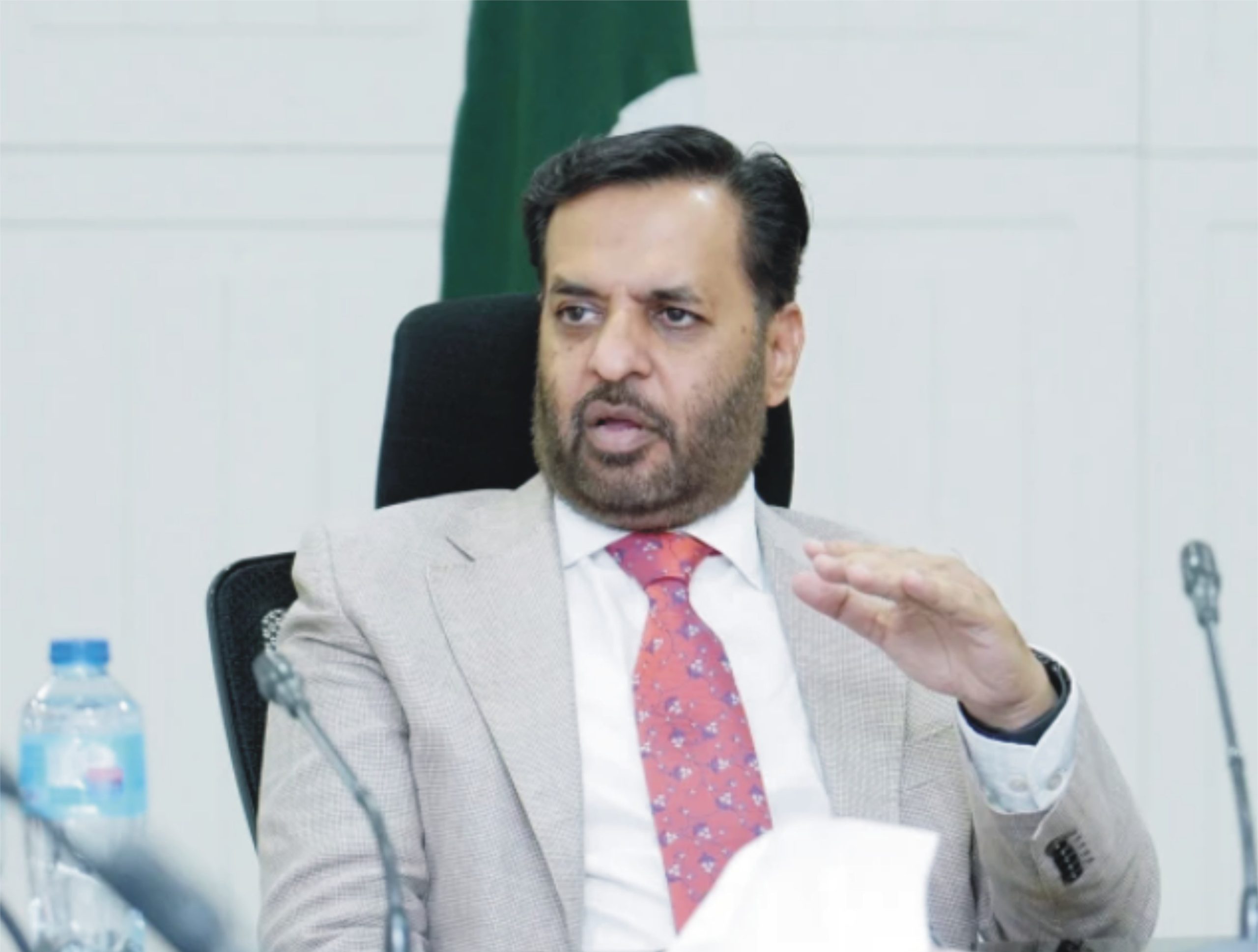 کروڑوں خرچ کرنے کے باوجود ویکسین سے متعلق منفی رجحانات میں کمی نہیں آئی، مصطفیٰ کمال