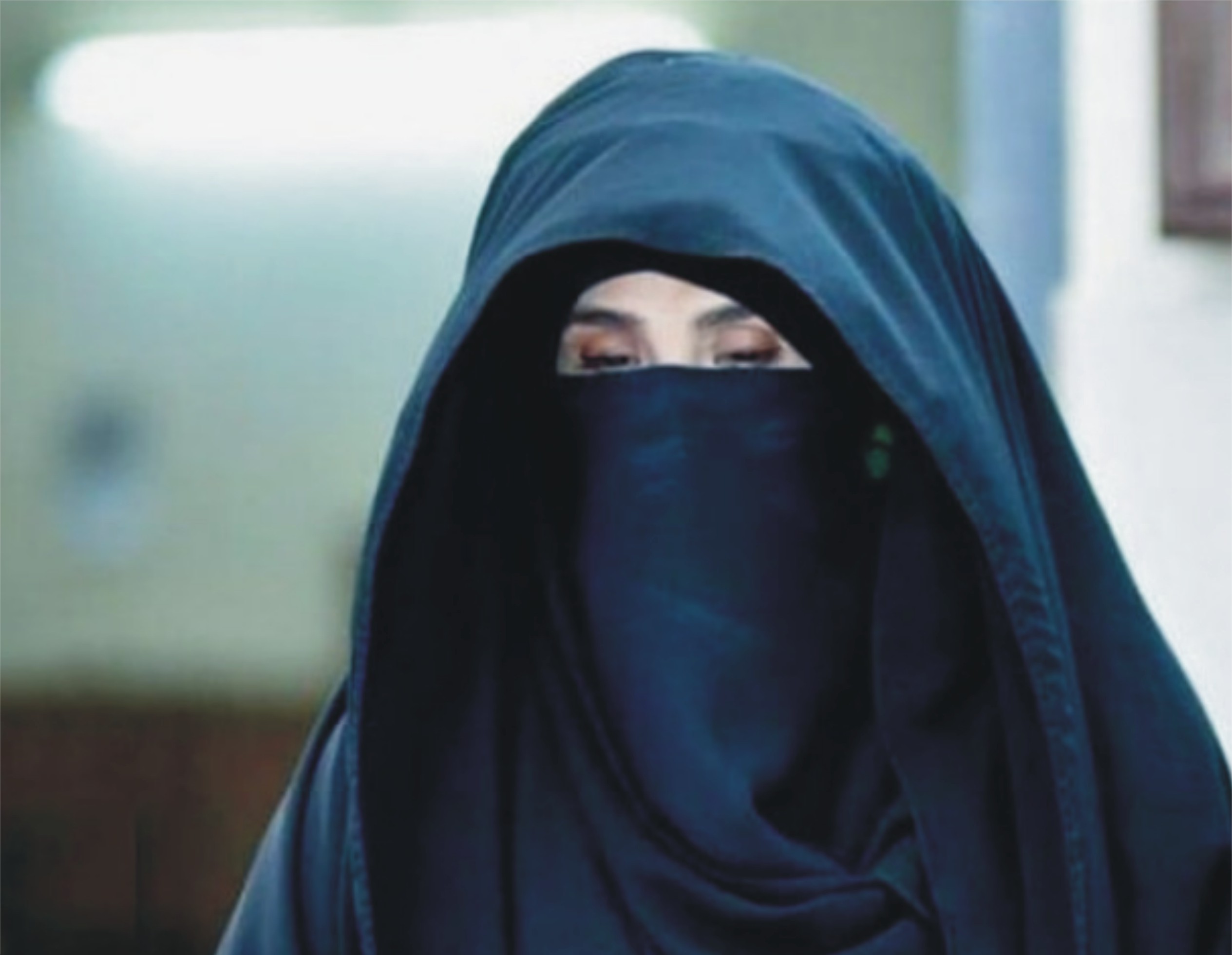 بشریٰ بی بی سے ان کی بیٹیوں اور بہن کی جیل میں ملاقات کروا دی گئی