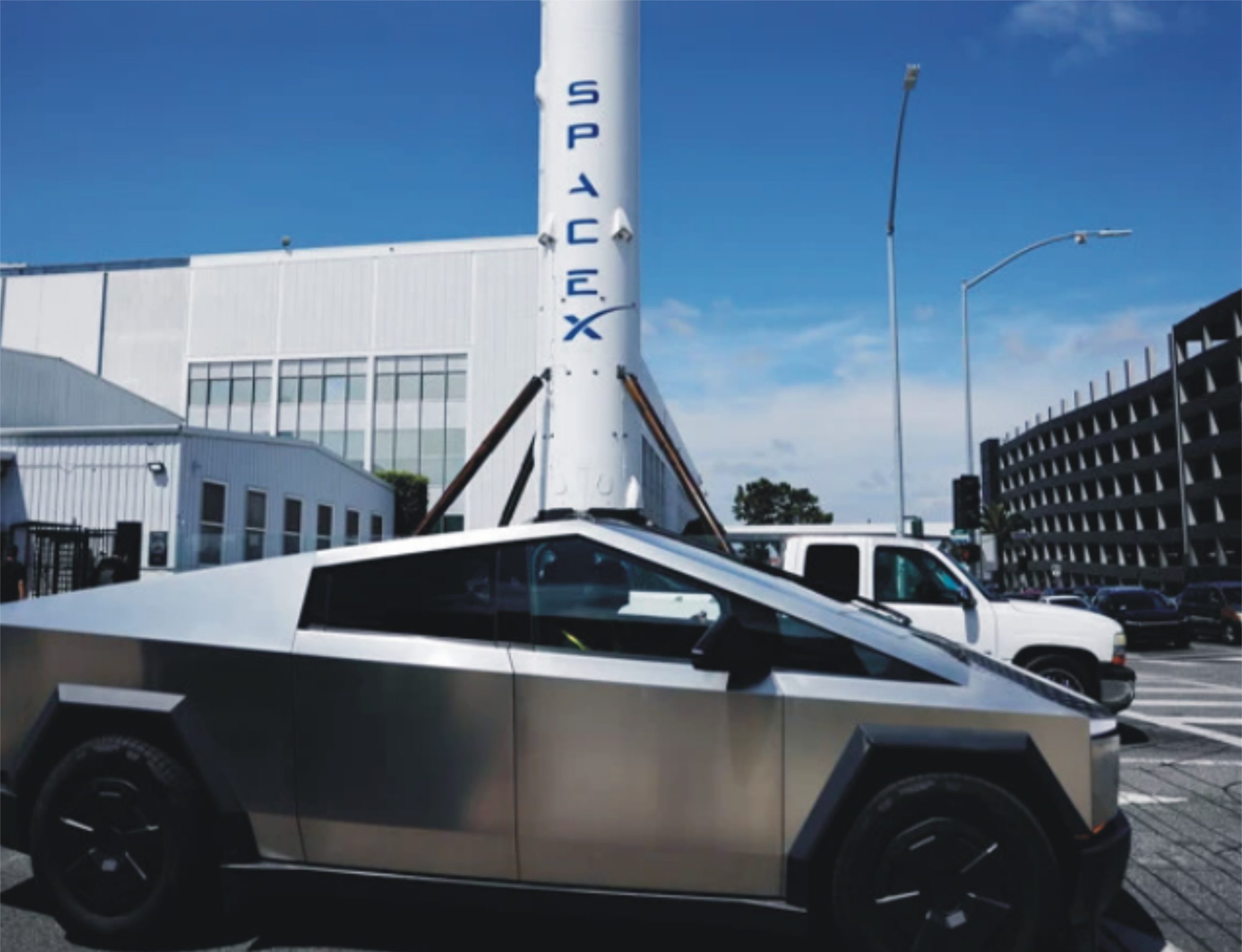 ایلون مسک کا اپنے ہی سائبر ٹرک خریدنے کا انکشاف!