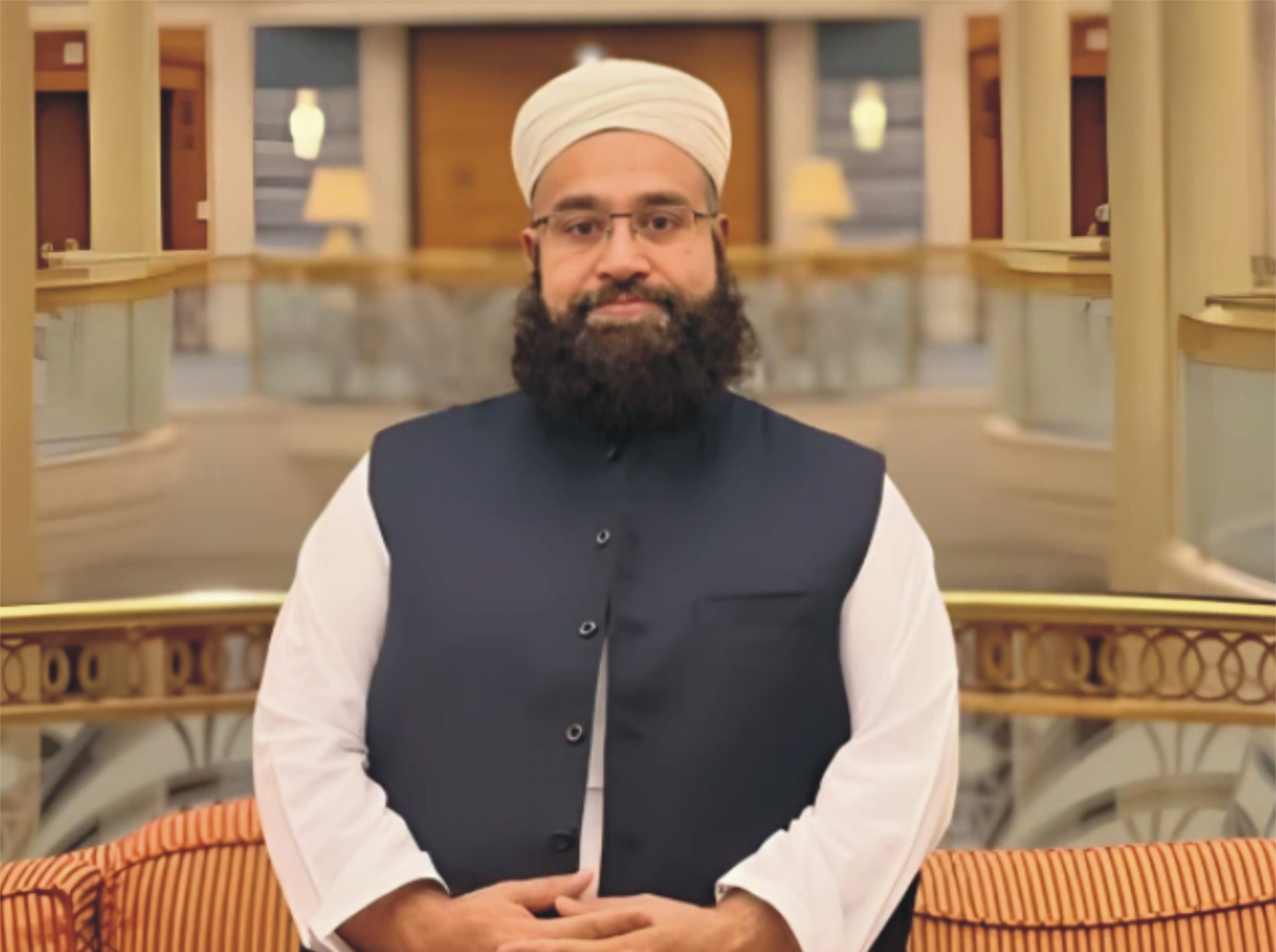 لندن میں علامہ طاہر اشرفی کے ساتھ ہراسانی کا واقعہ، ویڈیو سوشل میڈیا پر وائرل