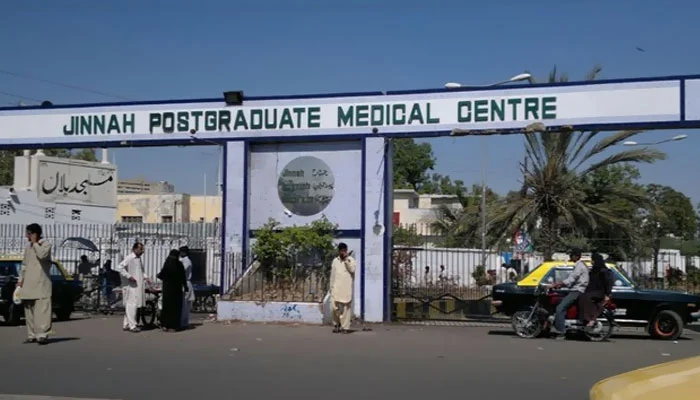 یدرآباد کی خاتون کتے کے کاٹنے کے بعد تشویشناک حالت میں جناح اسپتال کراچی منتقل