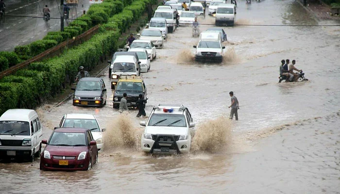 شدید بارشوں و سیلاب سے متعدی امراض پھیلنے کا خدشہ، الرٹ جاری