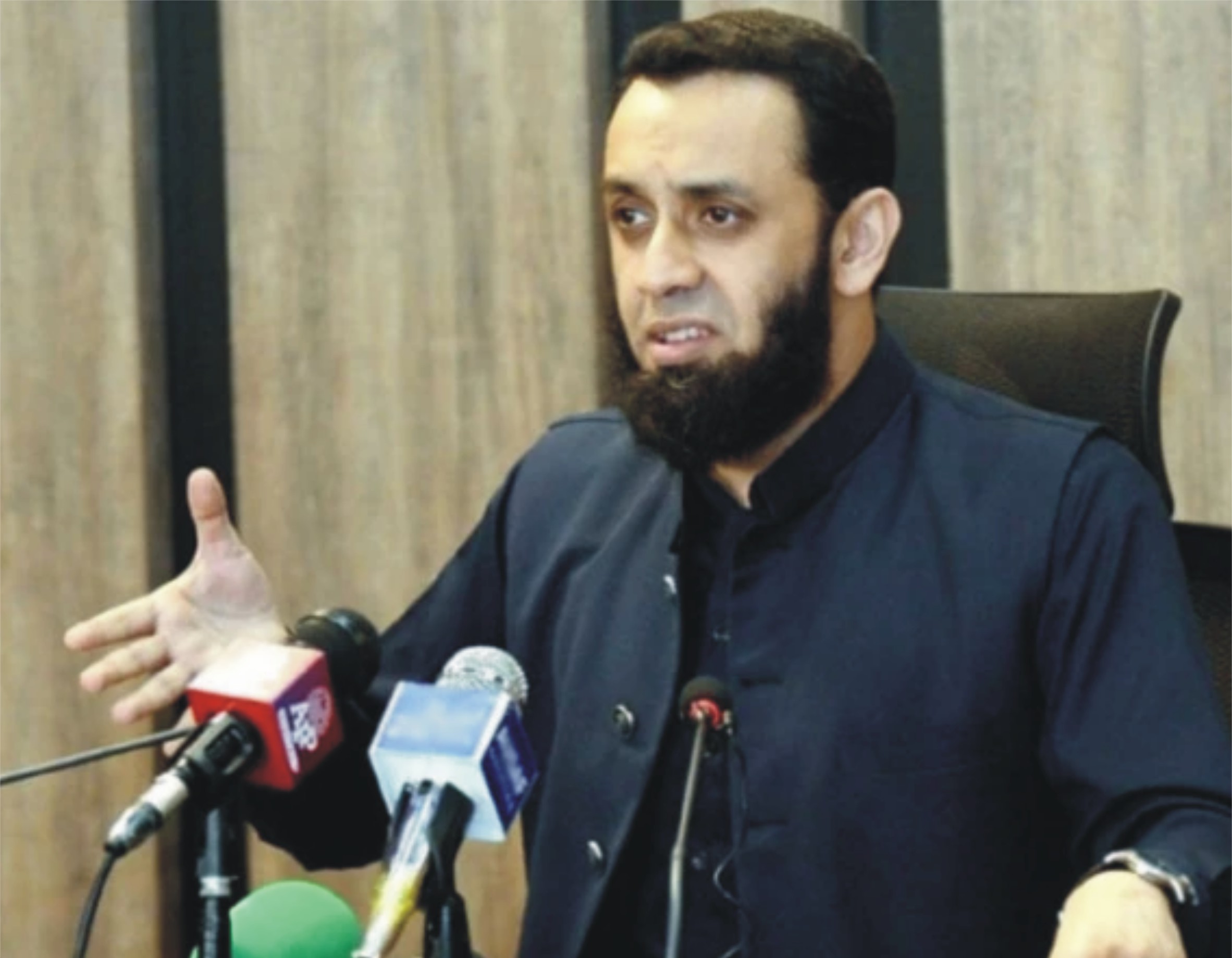 تنخواہ دار طبقے کو ریلیف دیا گیا، اپوزیشن کو تعریف کرنی چاہیے، عطا تارڑ