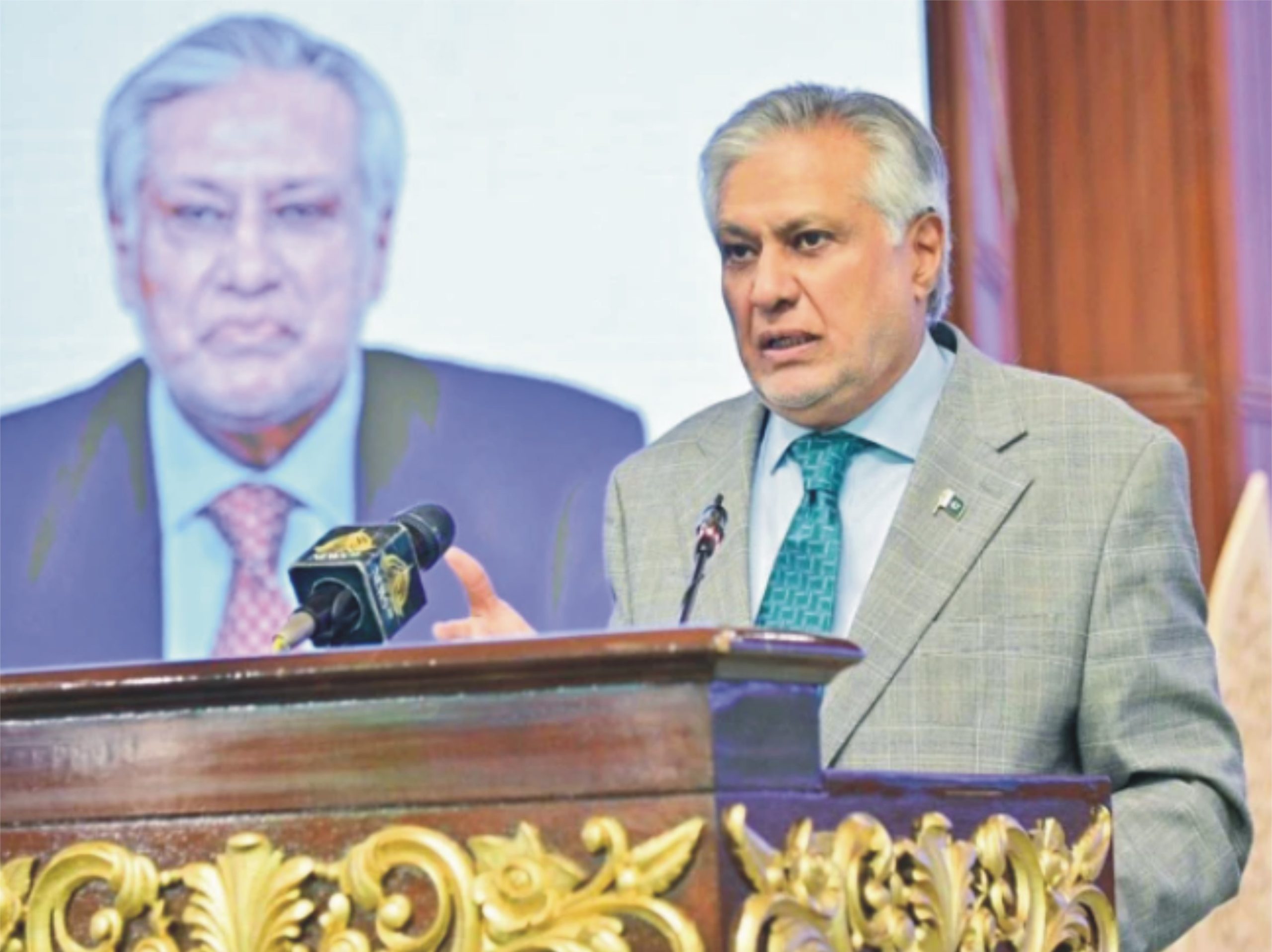 پاکستان مشرق وسطیٰ میں امن و استحکام کیلئے فعال سفارتی کردار جاری رکھے ہوئے ہے، اسحاق ڈار