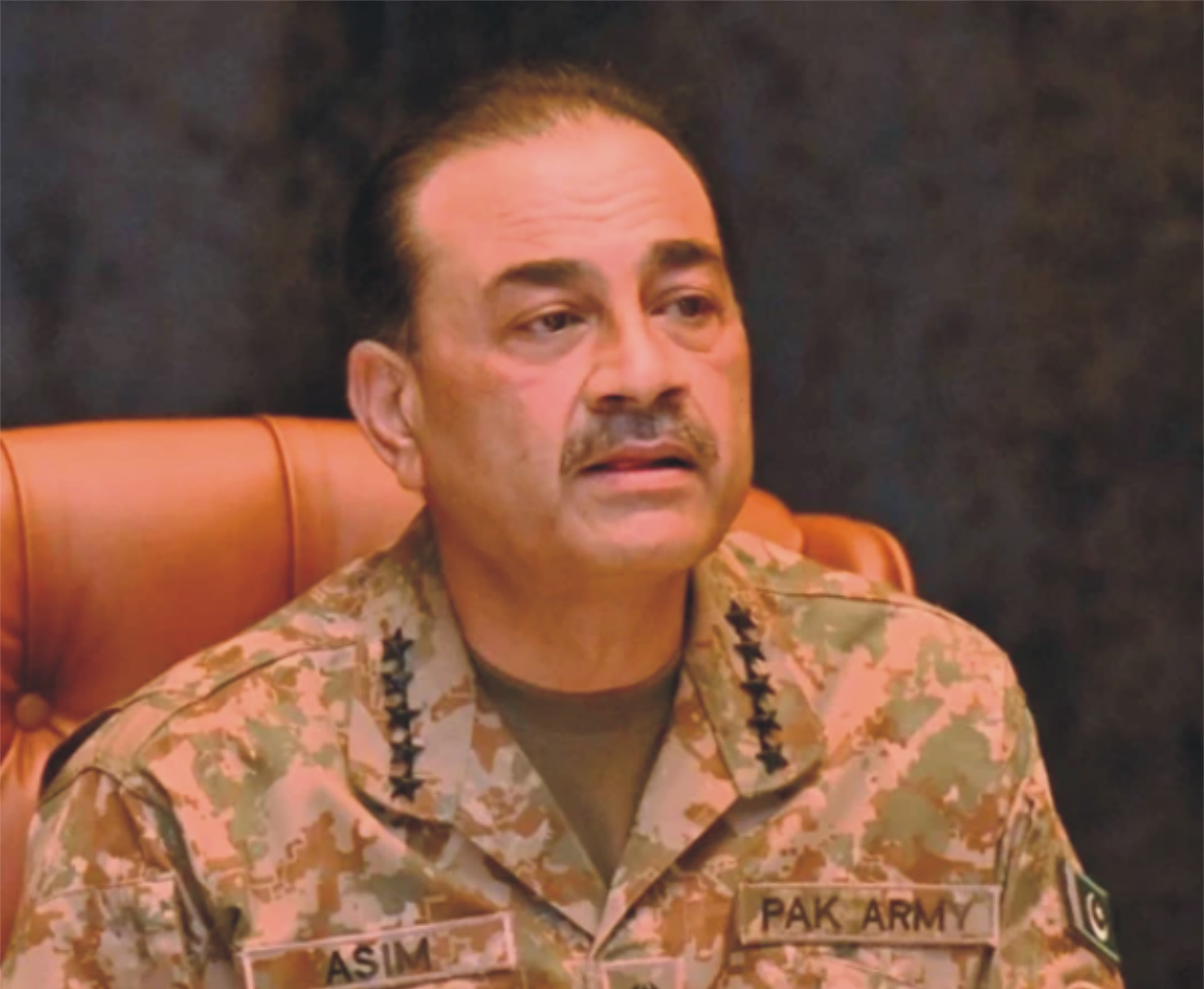 دہشتگردی کے خاتمے تک فتنۃ الخوارج و فتنۃ الہندوستان کے خلاف کارروائیاں جاری رہیں گی، فیلڈ مارشل