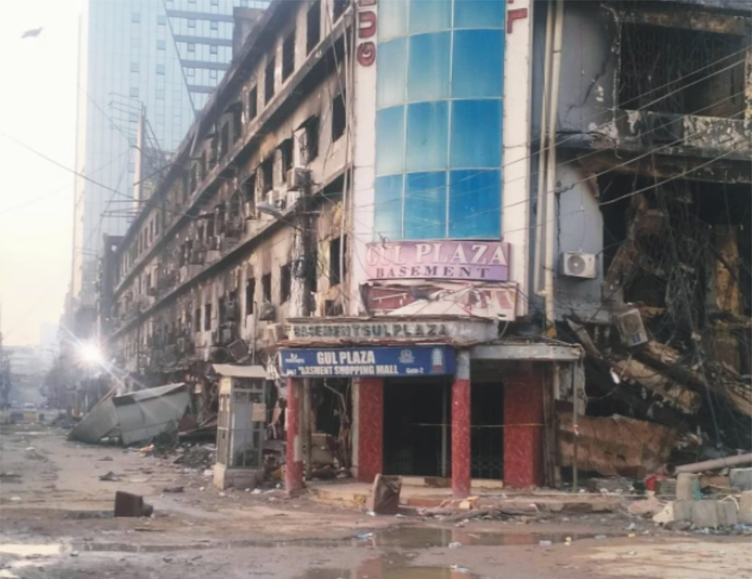 سانحہ گل پلازہ میں اہم پیش رفت؛ 5 اداروں کے افسران کے بیانات ریکارڈ