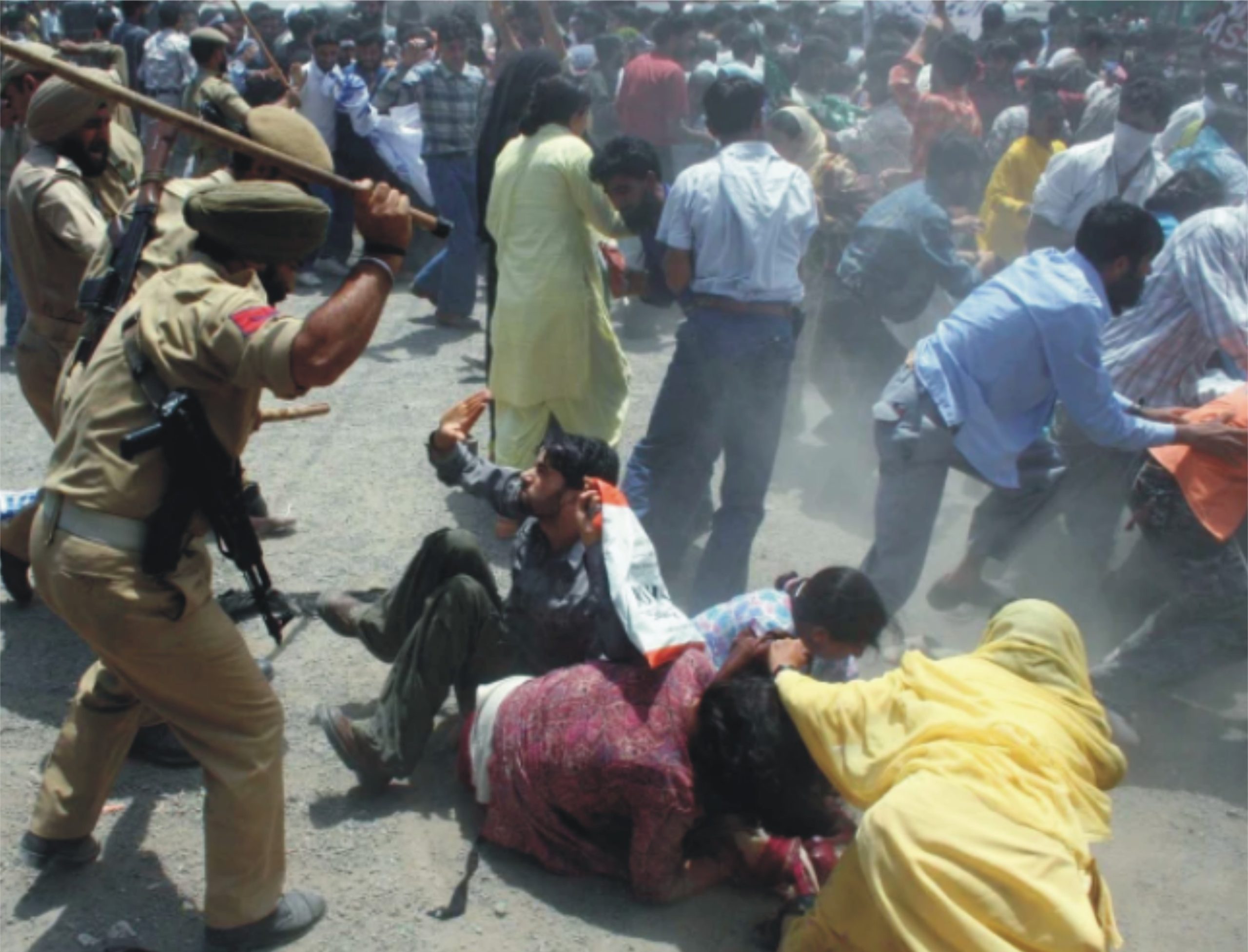 بھارتی فوج کی ریاستی دہشتگردی، 3500 کشمیری گرفتار، مکانات دھماکے سے اُڑا دیے