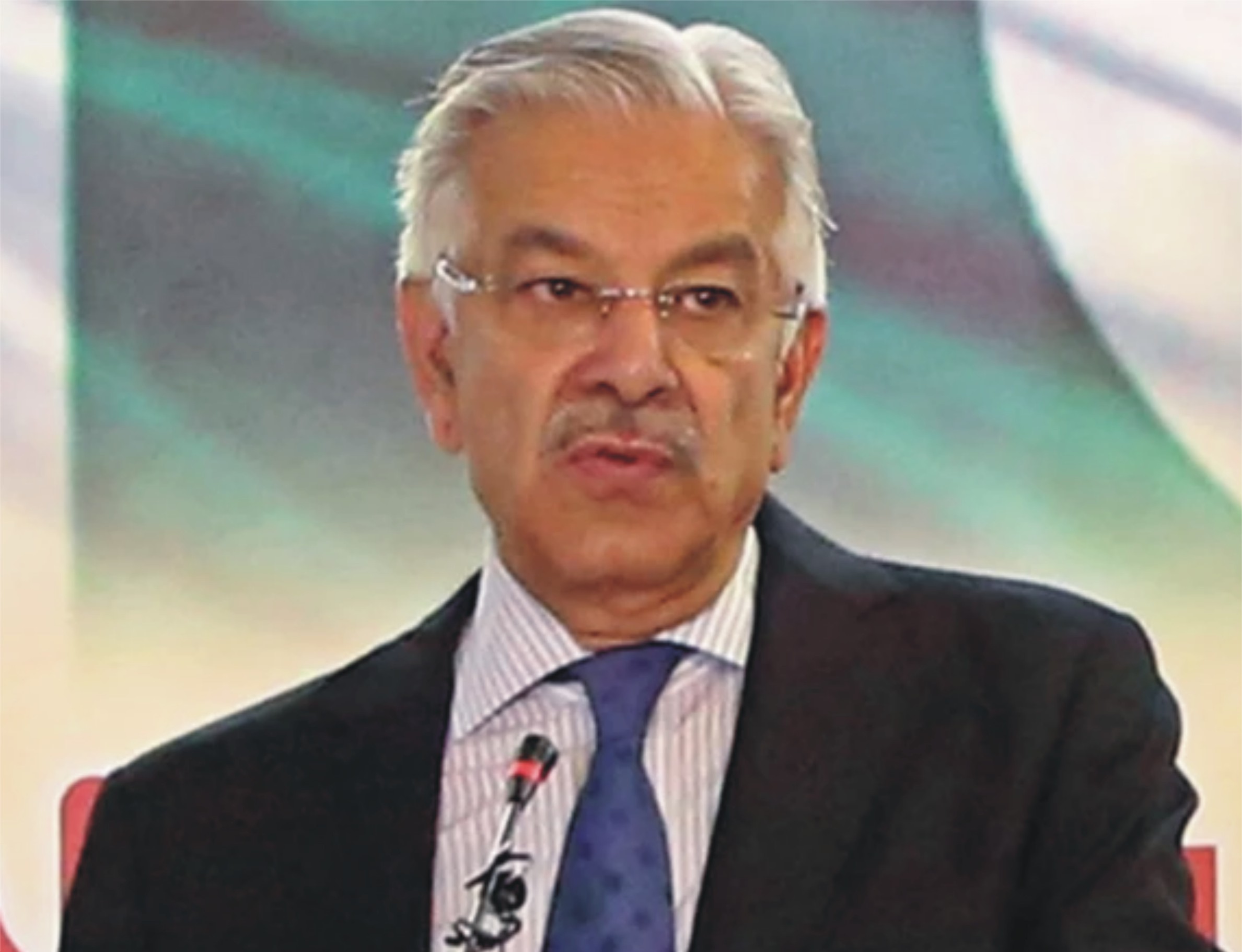 عمران خان کی نجی اسپتال منتقلی؛ خواجہ آصف کا سخت مؤقف سامنے آ گیا