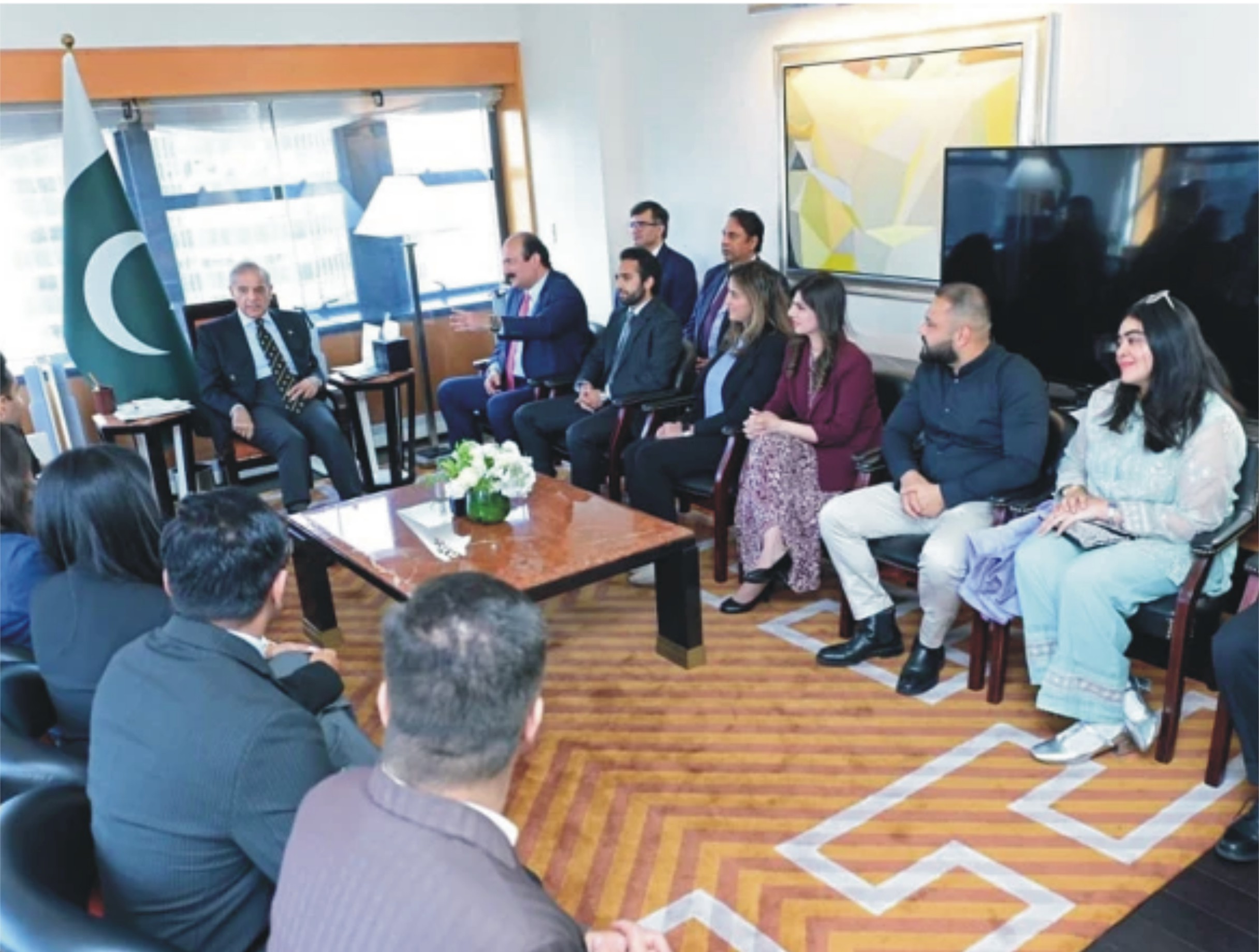 وزیراعظم کی امریکا میں پاکستانی کاروباری شخصیات اور نوجوانوں سے ملاقاتیں، سرمایہ کاری کی دعوت