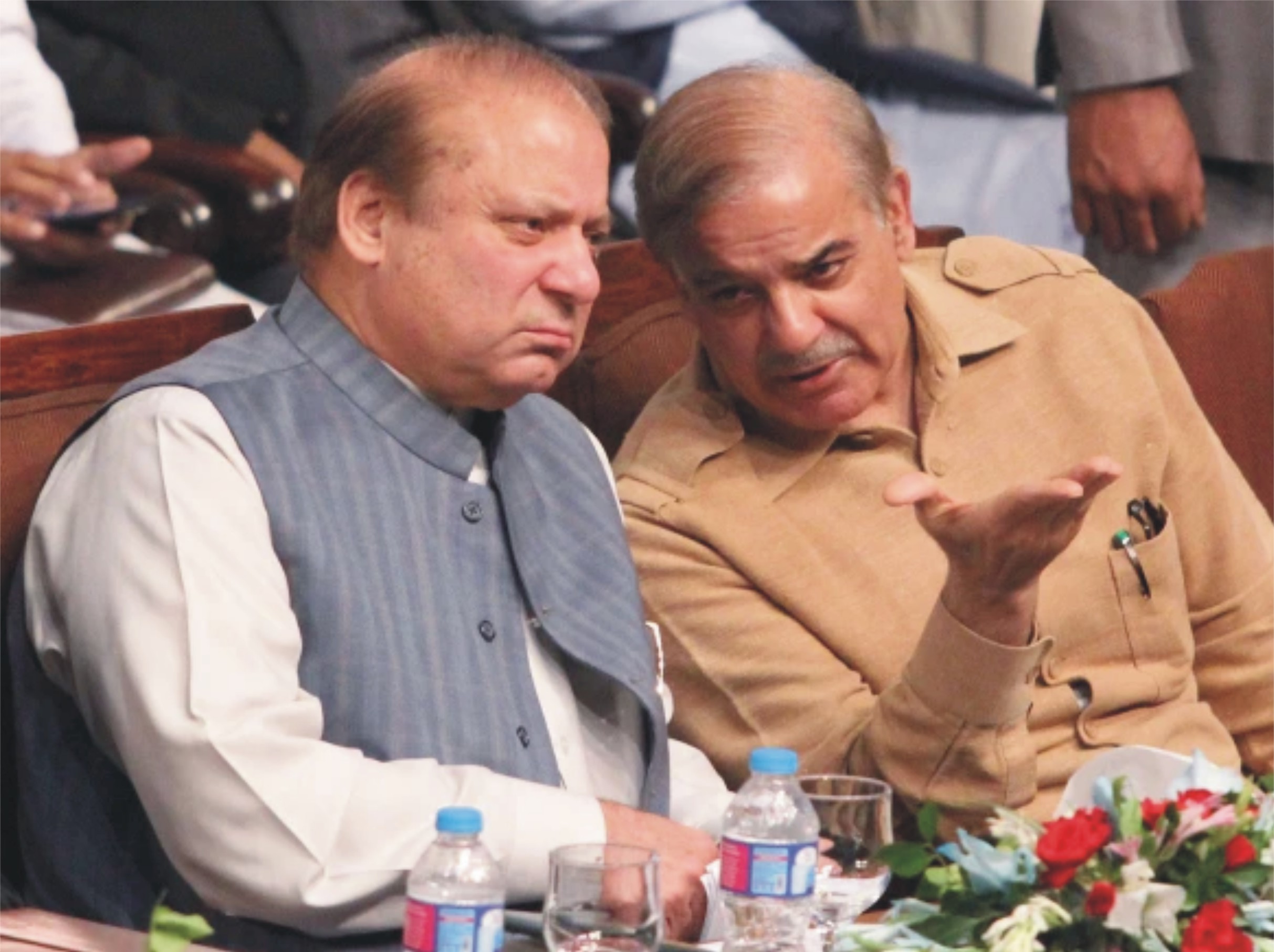 وزیراعظم کی نواز شریف سے ملاقات، حکومت اور اپوزیشن کے درمیان مذاکرات پر بات چیت