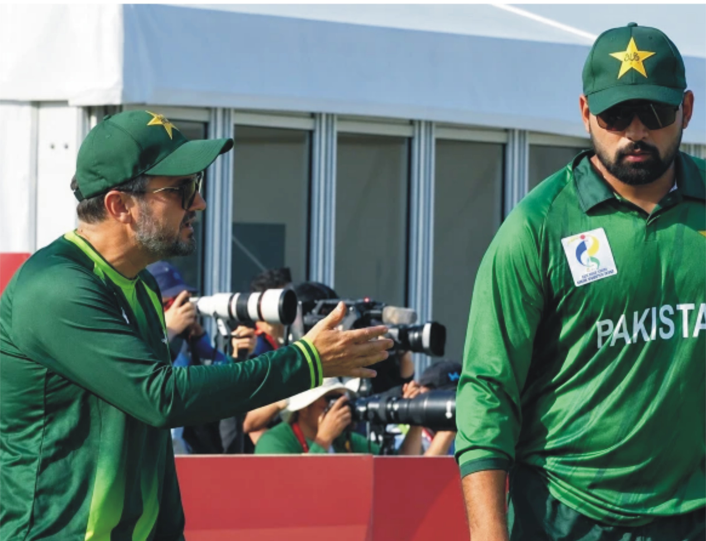 مائیک ہیسن ’نان پلیئنگ کپتان‘